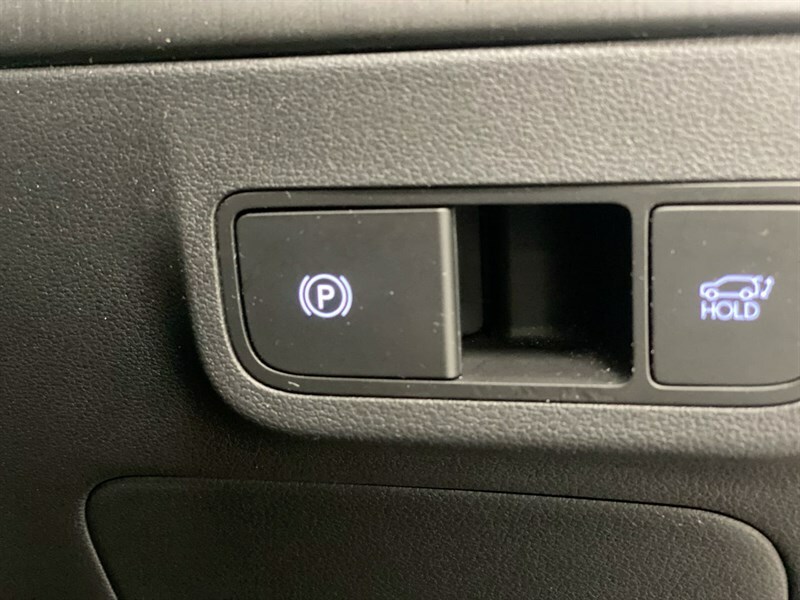 Hyundai Kona Advance White #82