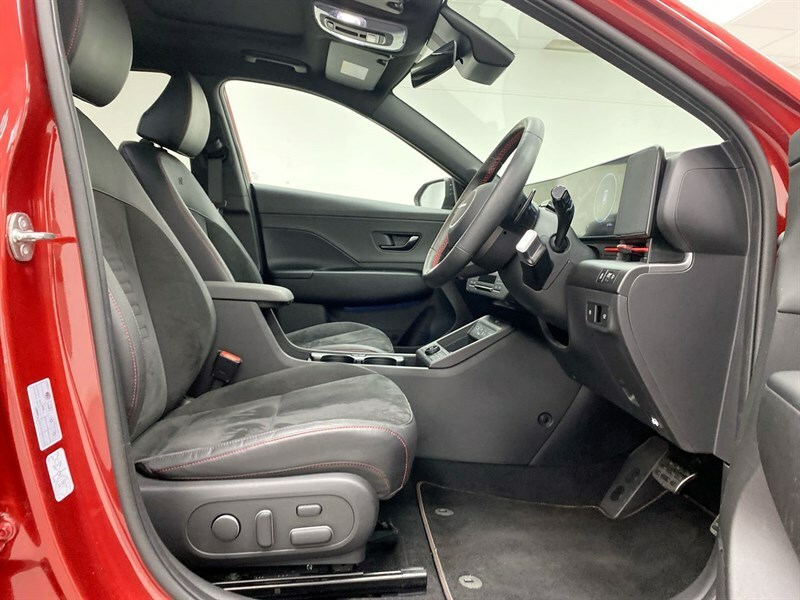 Hyundai Kona Advance White #42