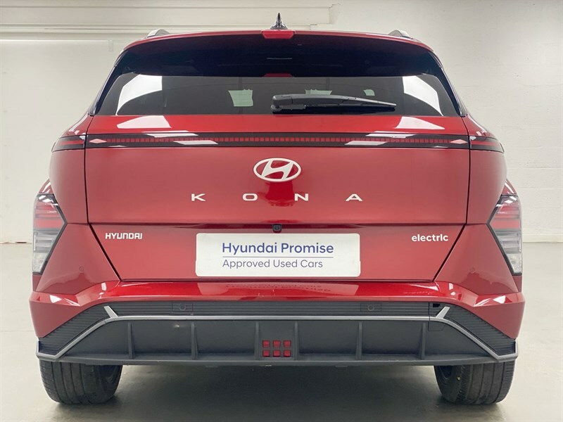 Hyundai Kona Advance White #8