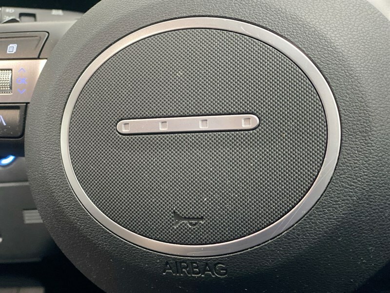 Hyundai Kona Advance White #64