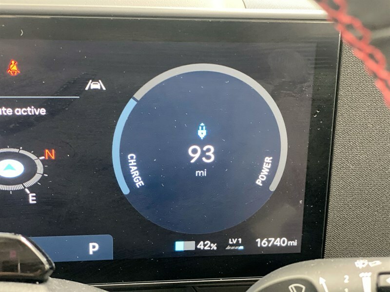 Hyundai Kona Advance White #12
