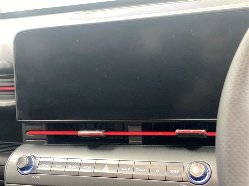 Hyundai Kona Advance White #68