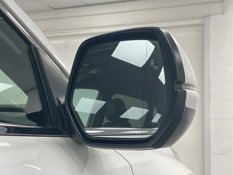 Honda Cr-V Cr-v Sr I-mmd Cvt White #31