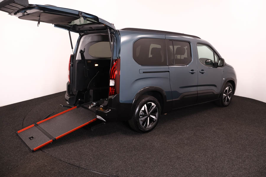 Peugeot Rifter 1.5 Hdi Gt Lwb 130 Premium Blue #2