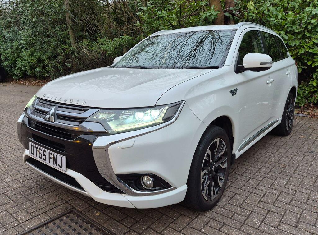 Mitsubishi Outlander 2.0H 12Kwh Gx4h Cvt 4Wd Euro 6 Ss DT65FMJ White