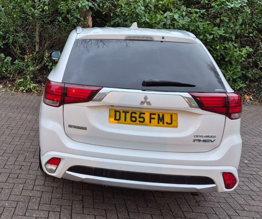 Mitsubishi Outlander 2.0H 12Kwh Gx4h Cvt 4Wd Euro 6 Ss DT65FMJ White #4