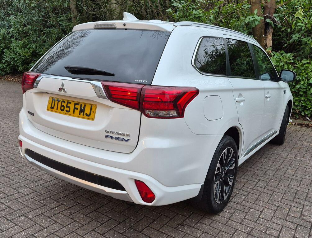 Mitsubishi Outlander 2.0H 12Kwh Gx4h Cvt 4Wd Euro 6 Ss DT65FMJ White #6