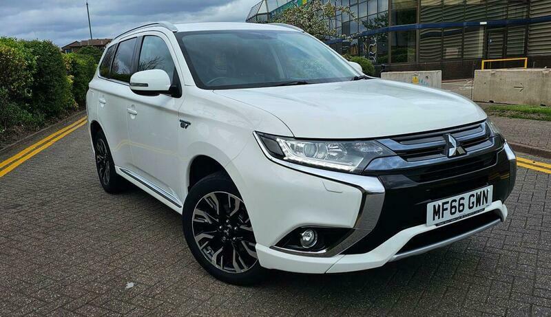 Mitsubishi Outlander 2.0H 12Kwh Gx3h Cvt MF66GWN White #3