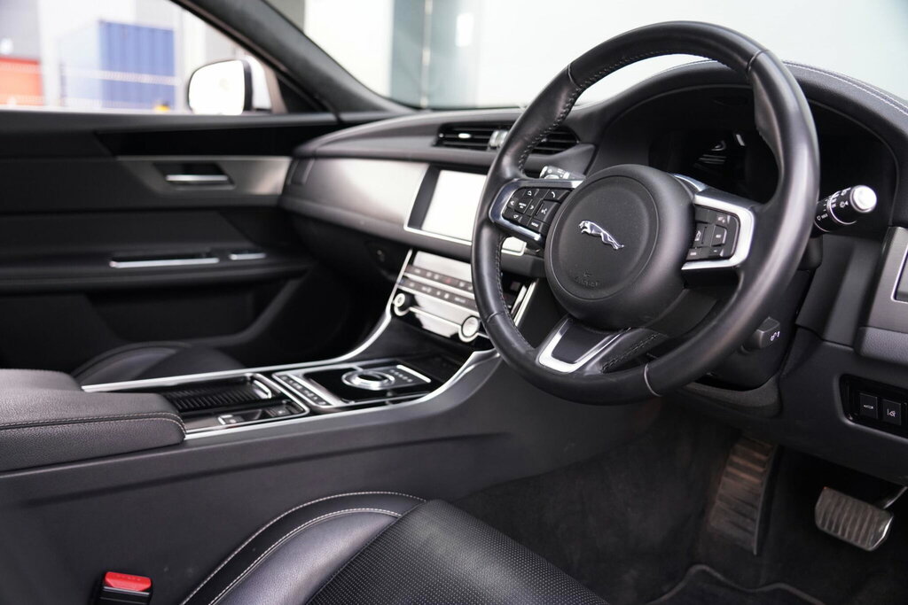 Jaguar XF 2.0D Chequered Flag Sportbrake Euro 6 Ss 5 #2