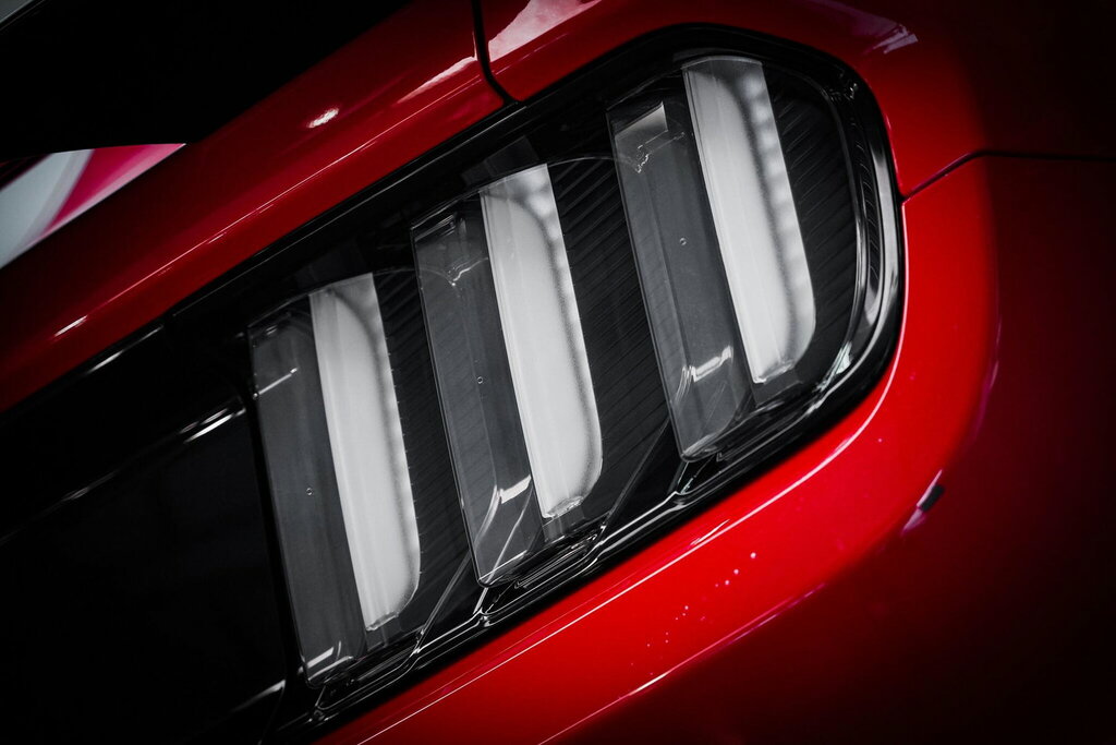 Ford Mustang 5.0 Gt 410 Bhp Red #32