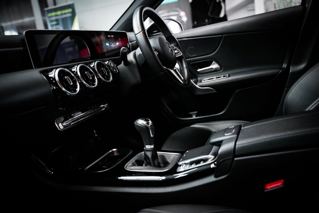 Mercedes-Benz A Class 1.3 A180 Sport Executive Euro 6 Ss WG69LWF #4
