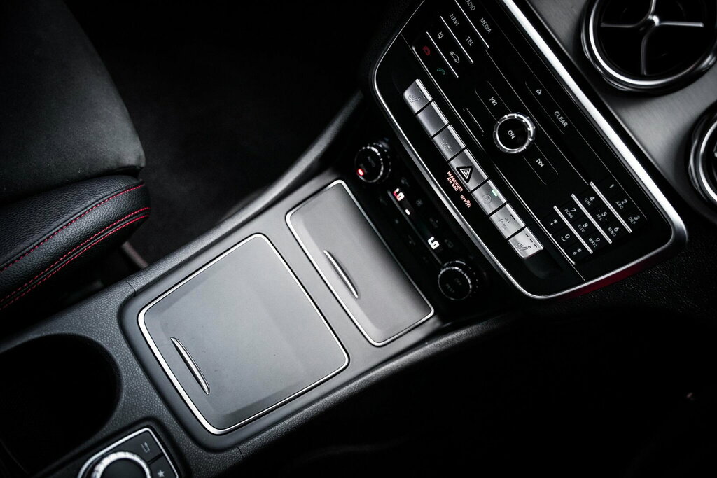 Mercedes-Benz GLA Class 1.6 Gla180 Amg Line Edition 7G-dct Euro 6 Ss FD69BJV Black #4
