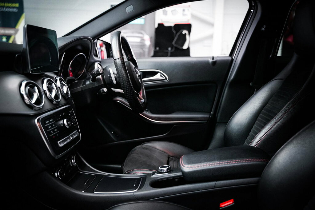 Mercedes-Benz GLA Class 1.6 Gla180 Amg Line Edition 7G-dct Euro 6 Ss FD69BJV Black #2