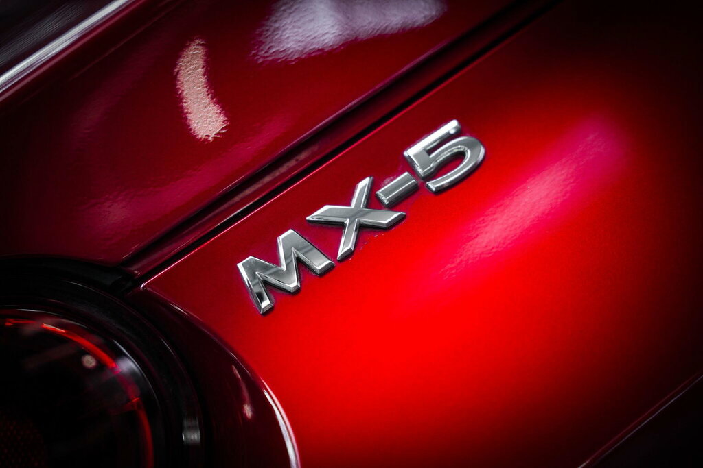 Mazda MX-5 RF Convertible Black #26