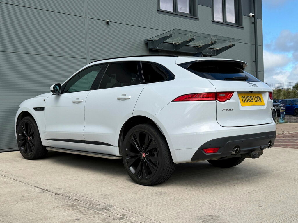 Jaguar F-Pace 2L Chequered Flag Black #10