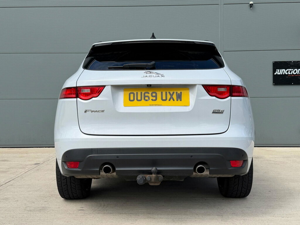 Jaguar F-Pace 2L Chequered Flag Black #9