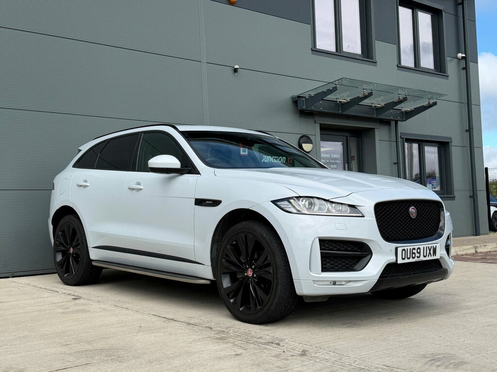 Jaguar F-Pace 2L Chequered Flag Black #14