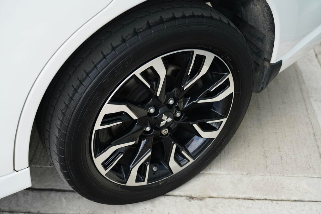 Mitsubishi Outlander Outlander Di-d 3 Blue #18