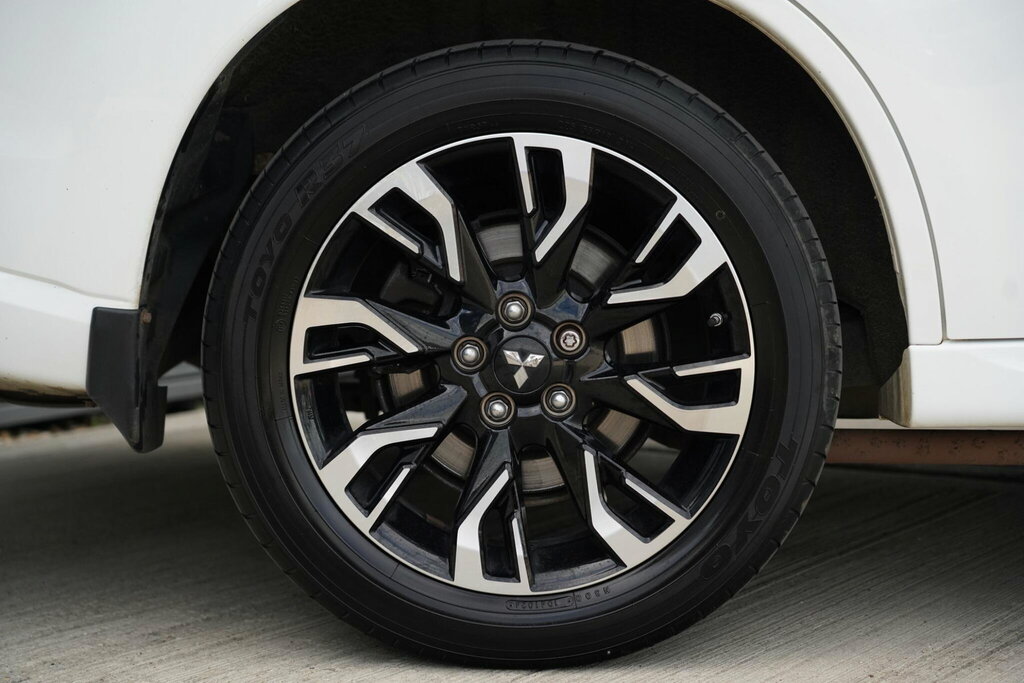 Mitsubishi Outlander Outlander Di-d 3 Blue #15
