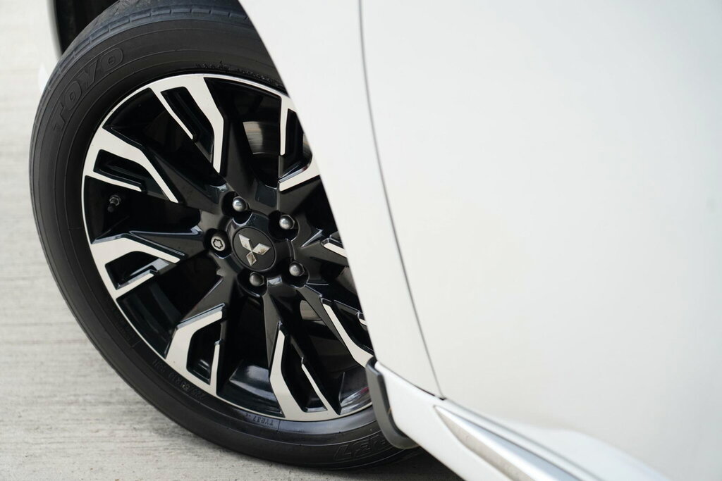 Mitsubishi Outlander Outlander Di-d 3 Blue #17