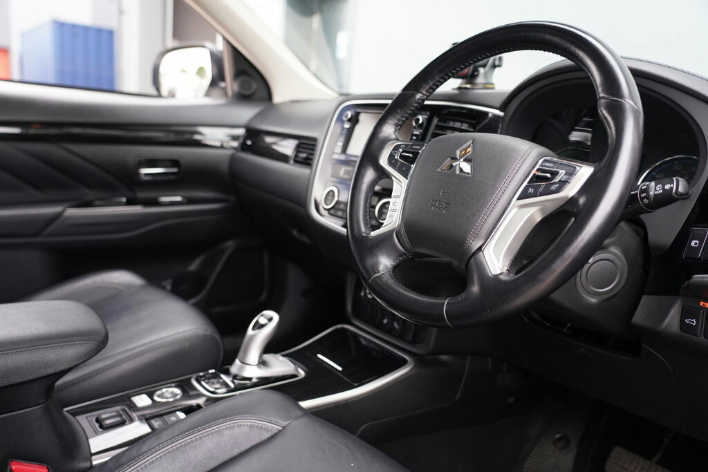 Mitsubishi Outlander Outlander Di-d 3 Blue #10