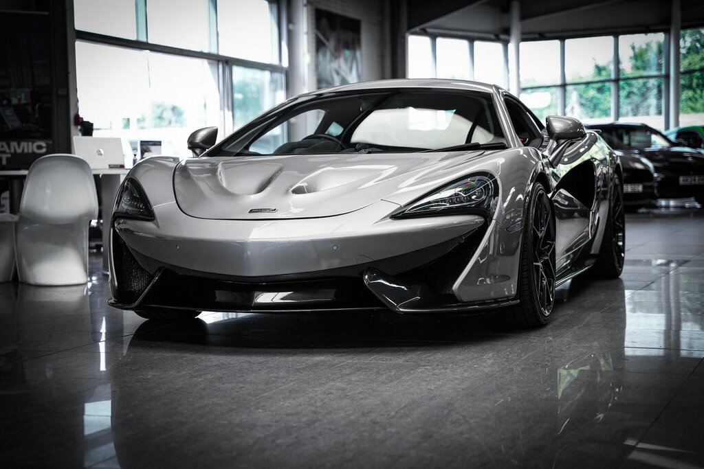 McLaren 570S V8 Ssg 2-Door Black #14