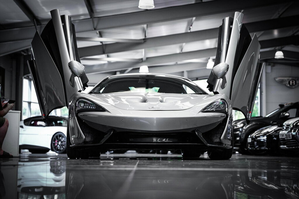McLaren 570S V8 Ssg 2-Door Black #38
