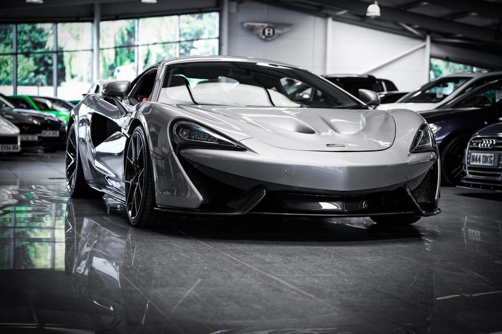 McLaren 570S V8 Ssg 2-Door Black #12