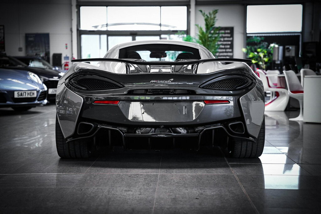 McLaren 570S V8 Ssg 2-Door Black #16