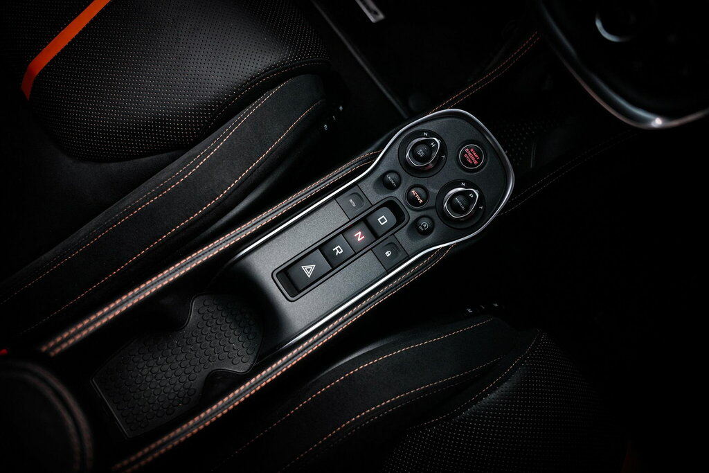 McLaren 570S V8 Ssg 2-Door Black #7