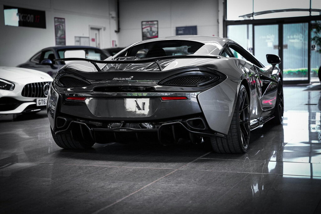 McLaren 570S V8 Ssg 2-Door Black #17