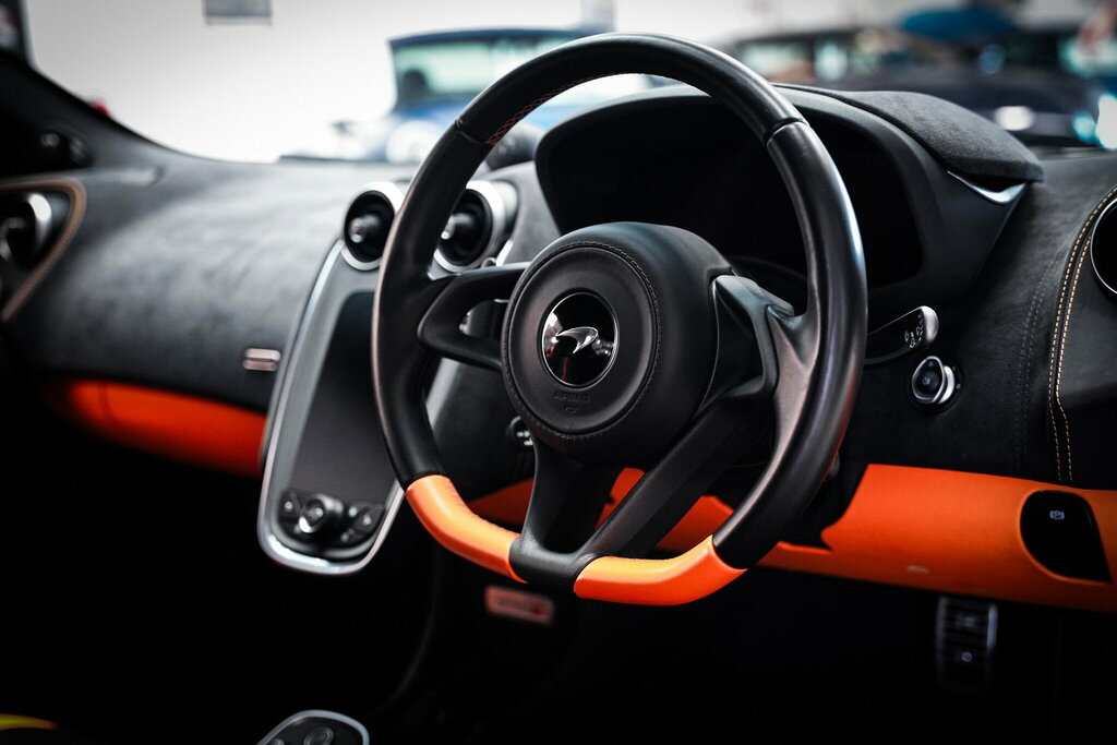 McLaren 570S V8 Ssg 2-Door Black #19