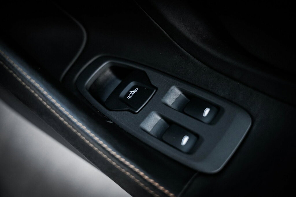 McLaren 570S V8 Ssg 2-Door Black #52