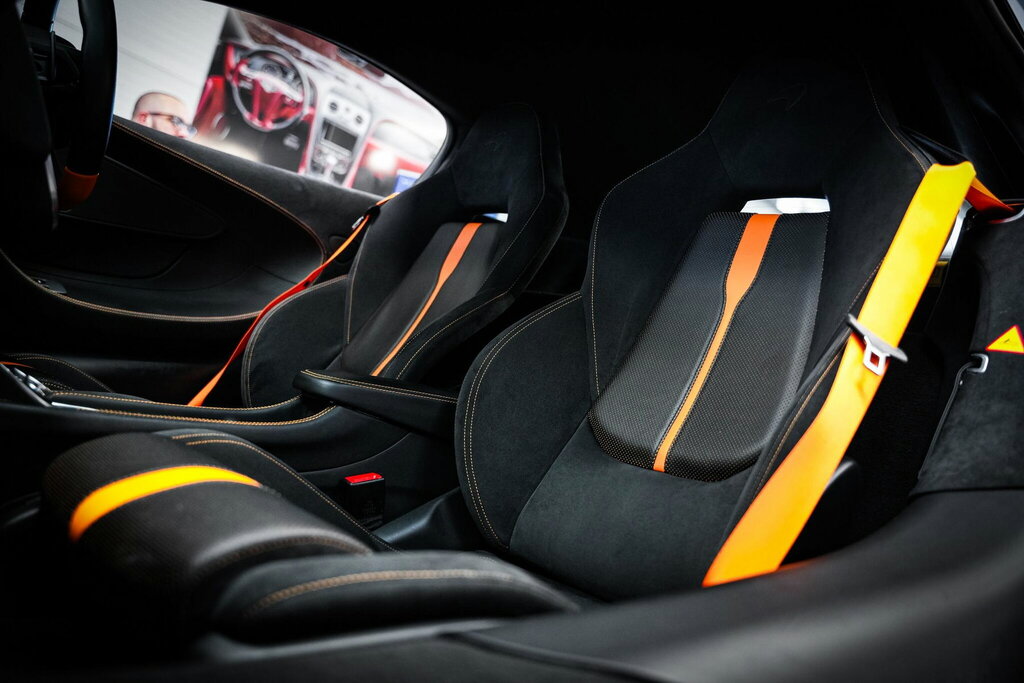 McLaren 570S V8 Ssg 2-Door Black #22