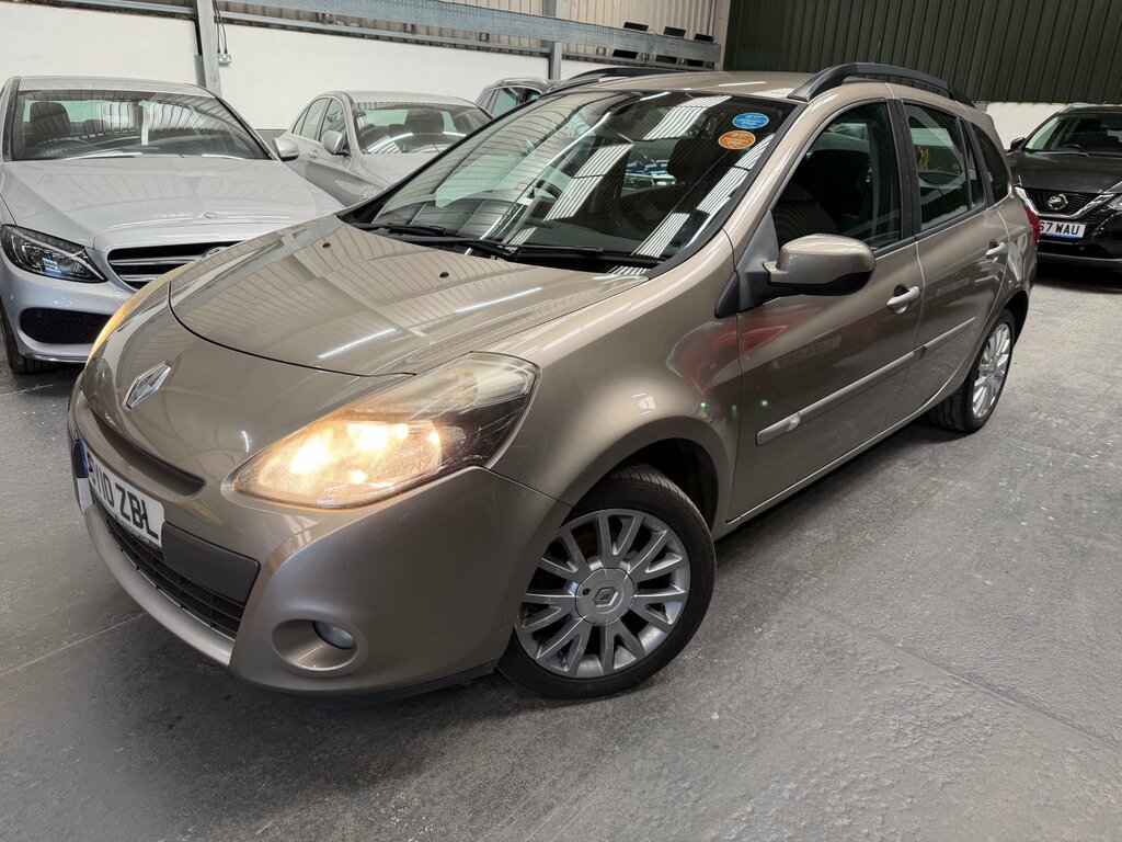 Renault Clio 1.2 I-music Red #1