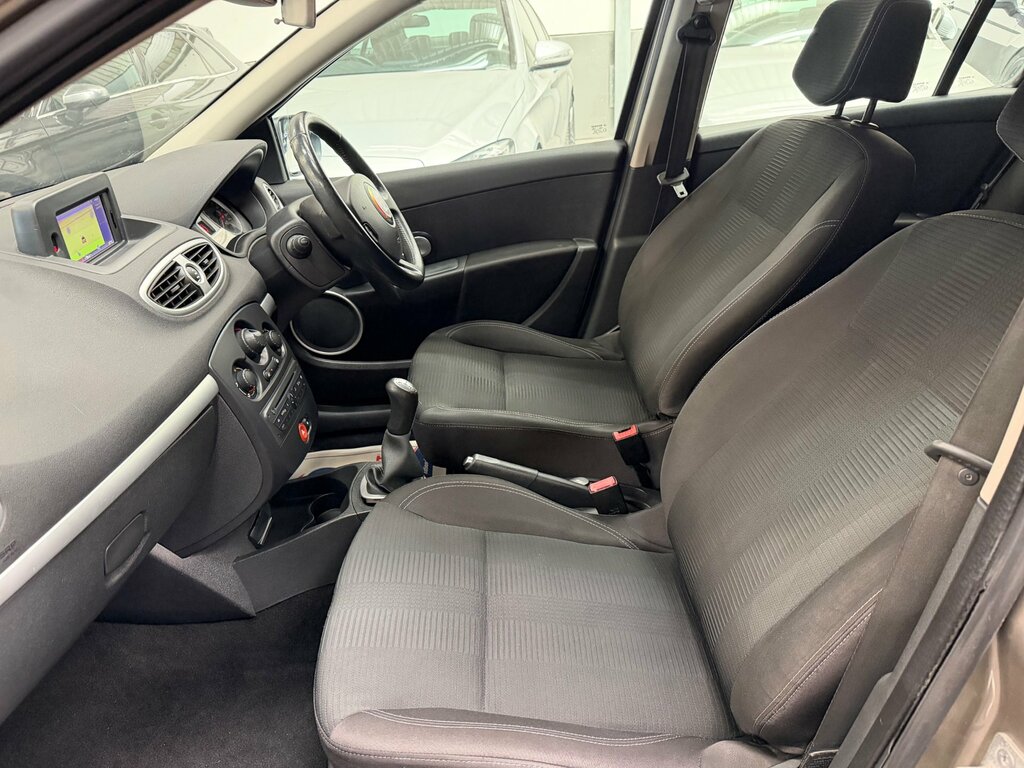 Renault Clio 1.2 I-music Red #13