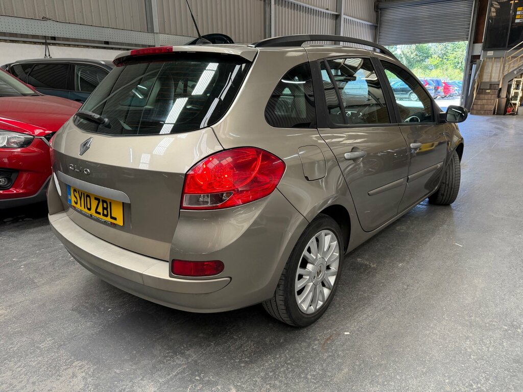 Renault Clio 1.2 I-music Red #4