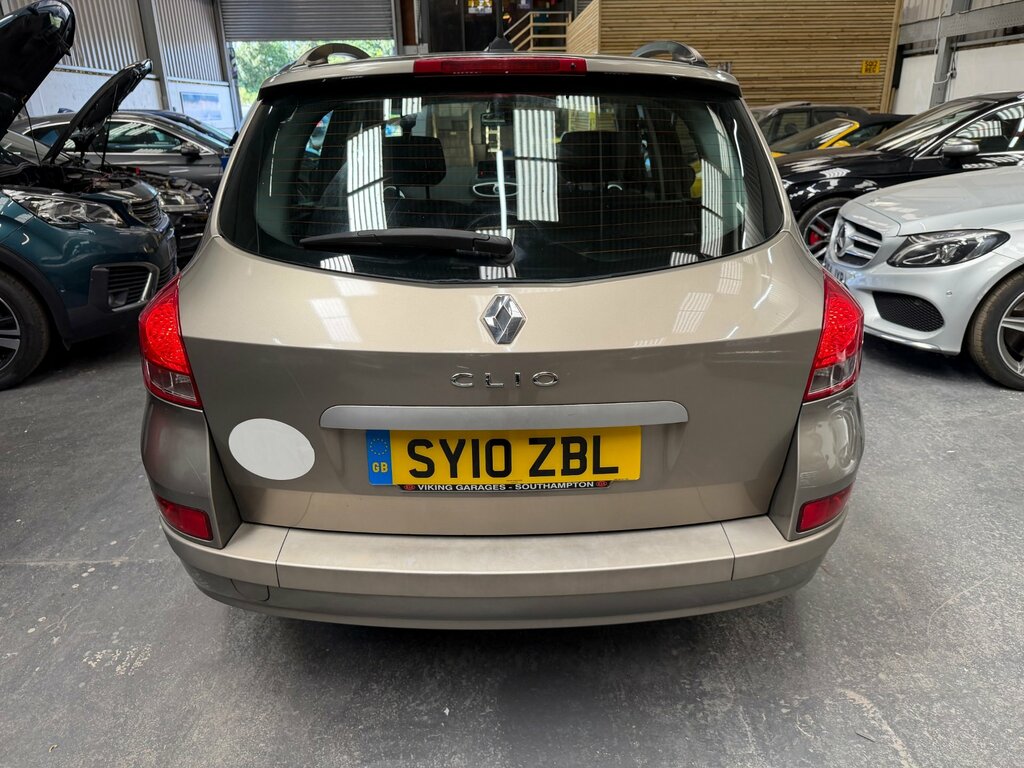 Renault Clio 1.2 I-music Red #6