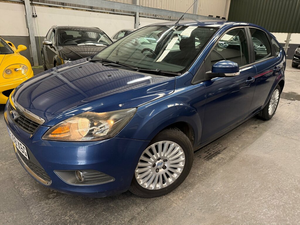 Ford Focus 1.8 Titanium Hatchback 169 Gkm Blue