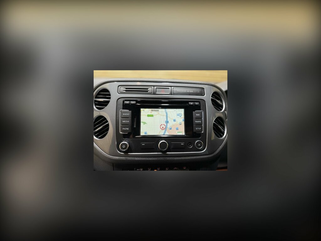 Volkswagen Tiguan 2.0 Tdi Bluemotion Tech R-line Suv Dsg Black #4