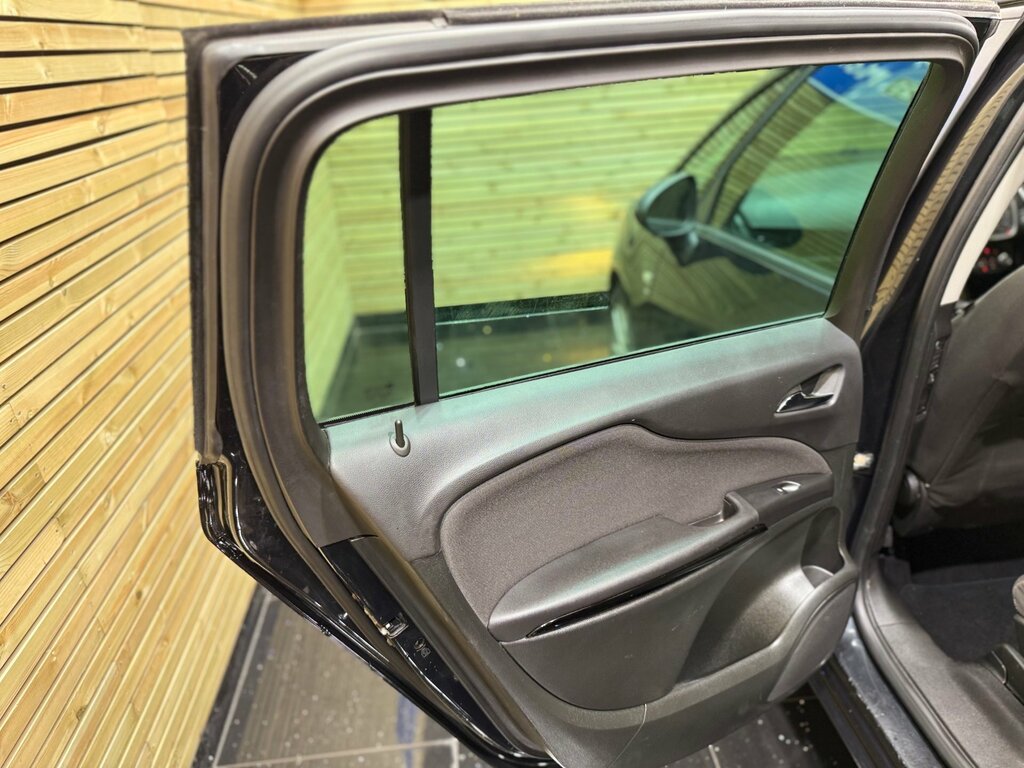 Vauxhall Zafira Tourer Blue #25