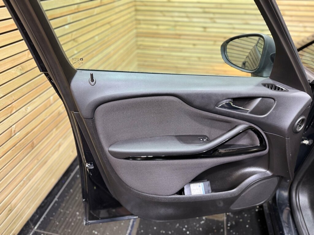 Vauxhall Zafira Tourer Blue #27