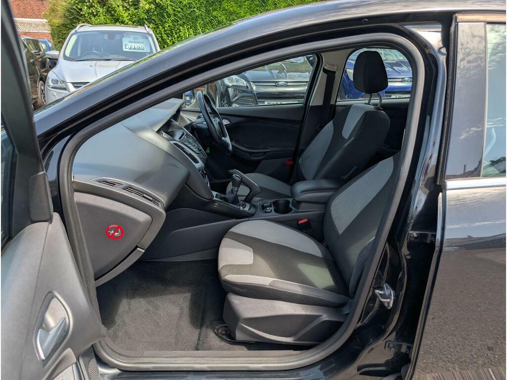 Ford Focus 1.6 Zetec Euro 5 Red #33
