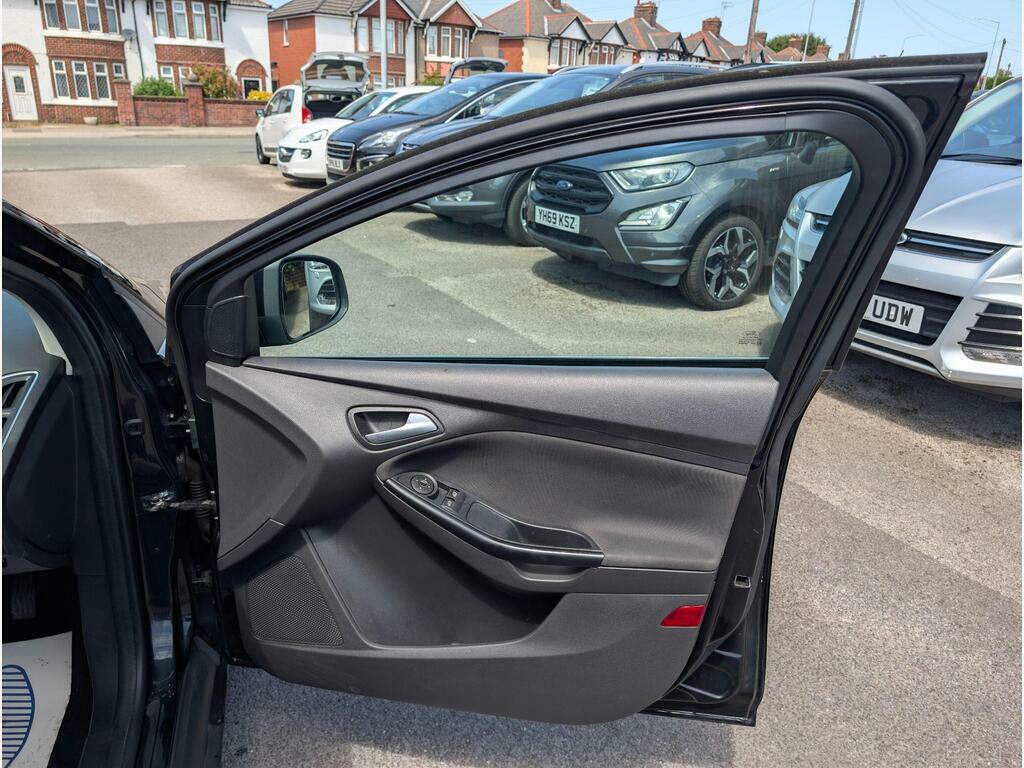 Ford Focus 1.6 Zetec Euro 5 Red #20