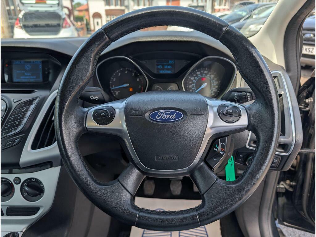 Ford Focus 1.6 Zetec Euro 5 Red #11