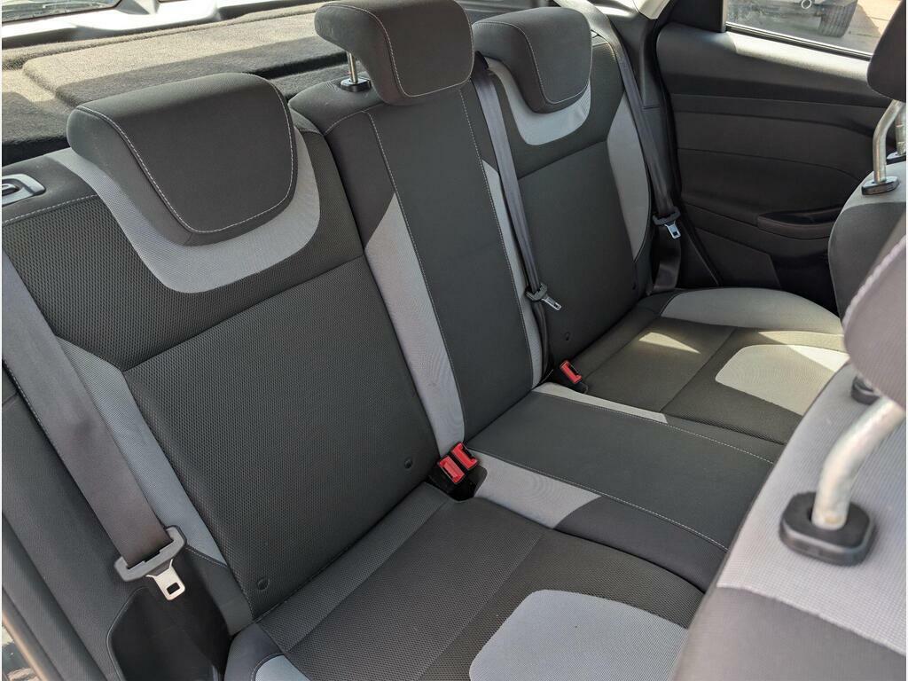 Ford Focus 1.6 Zetec Euro 5 Red #24