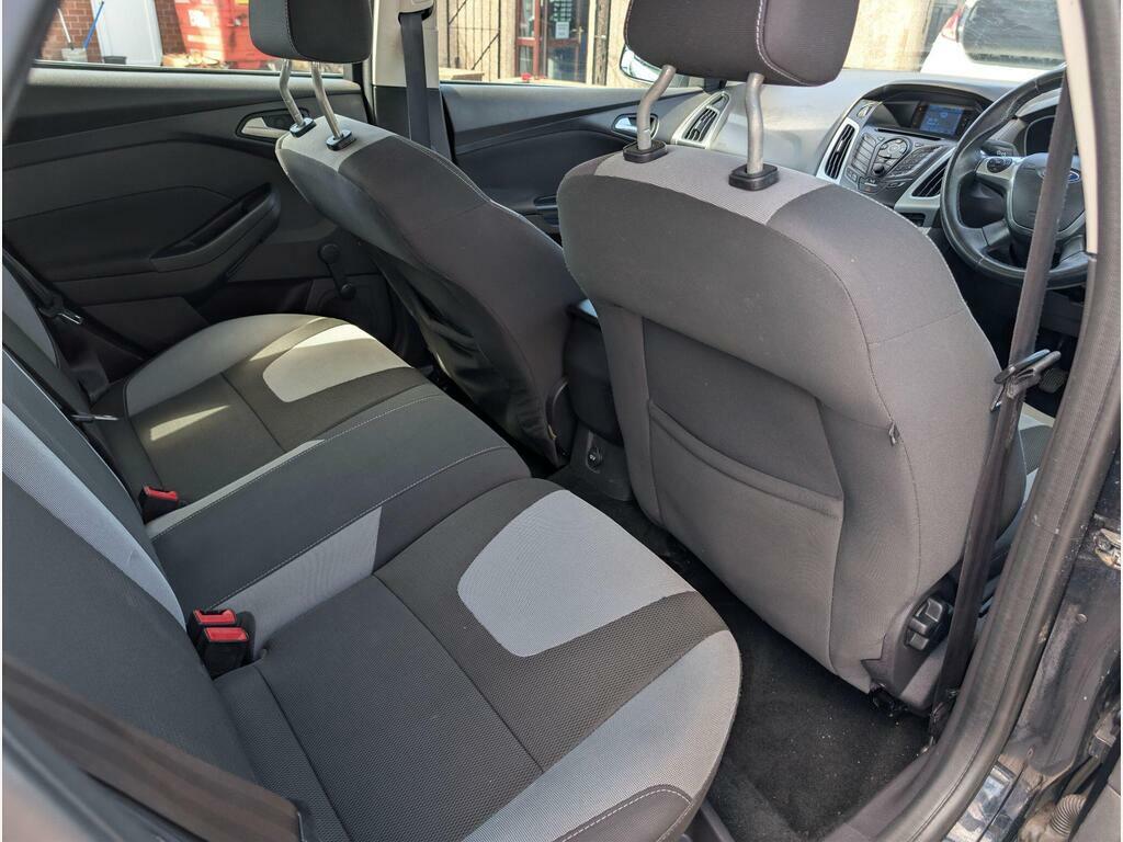 Ford Focus 1.6 Zetec Euro 5 Red #22
