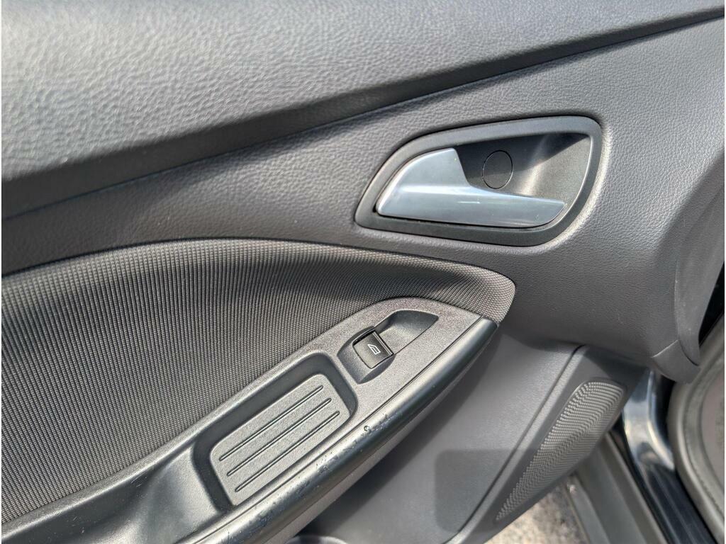 Ford Focus 1.6 Zetec Euro 5 Red #36
