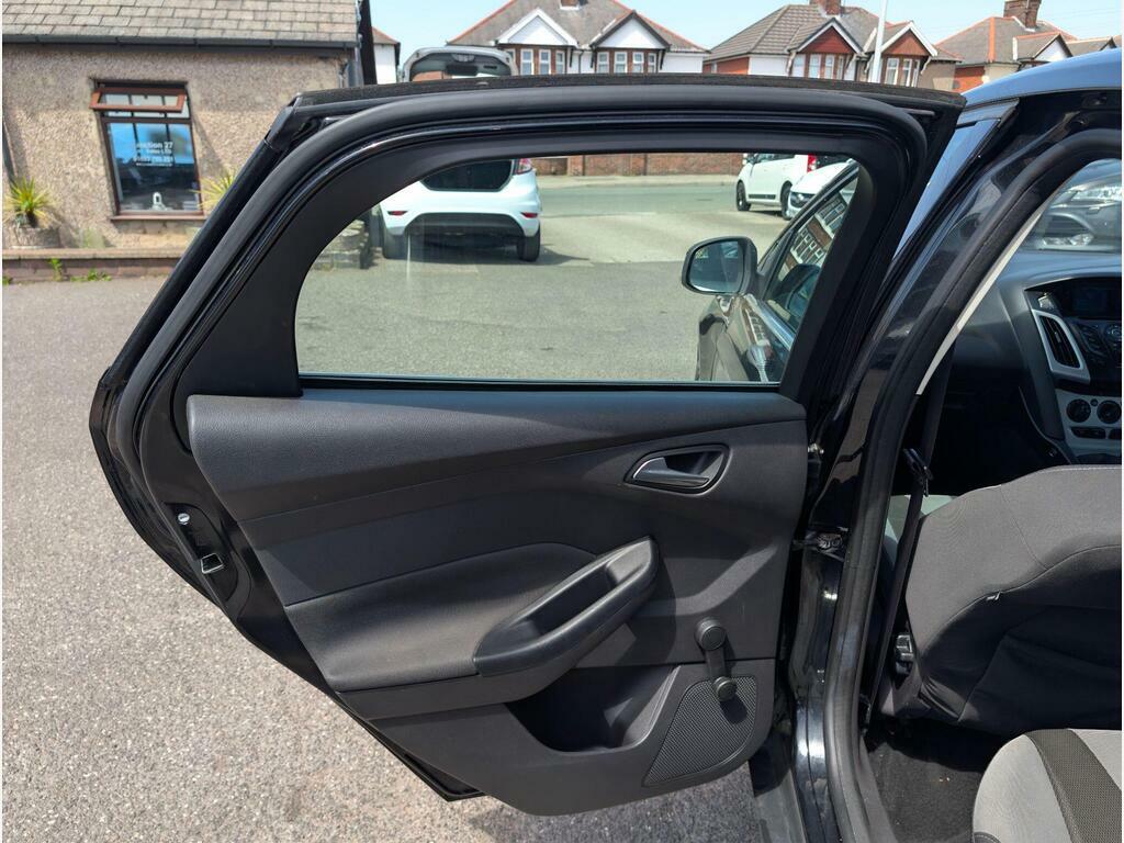 Ford Focus 1.6 Zetec Euro 5 Red #31