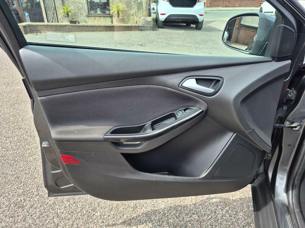 Ford Focus 1.5 Tdci Zetec Hatchback Euro 6 Black #26